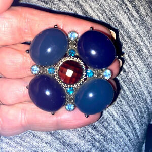 pursuits ltd charm/brooch
